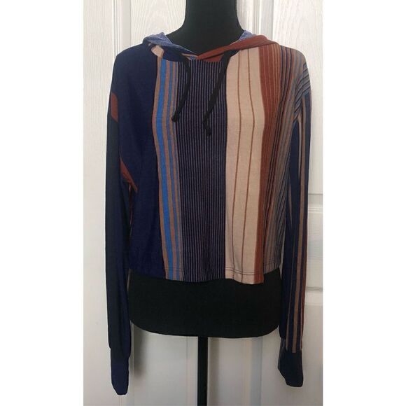 Akira Cropped Hoodie Size Medium - Picture 1 of 5